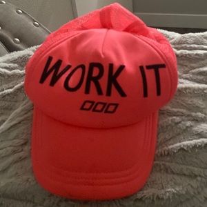 Lorna Jane “work it” hat